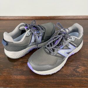 New Balance Sneakers T410 Trail Running Shoes Size Womens 8.5 Mens 7 Purple Grey